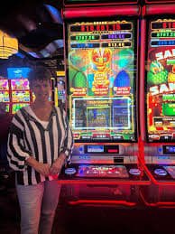 Antarmuka permainan Fortune Tiger di danau hoki88 menampilkan gulungan dan tombol spin
